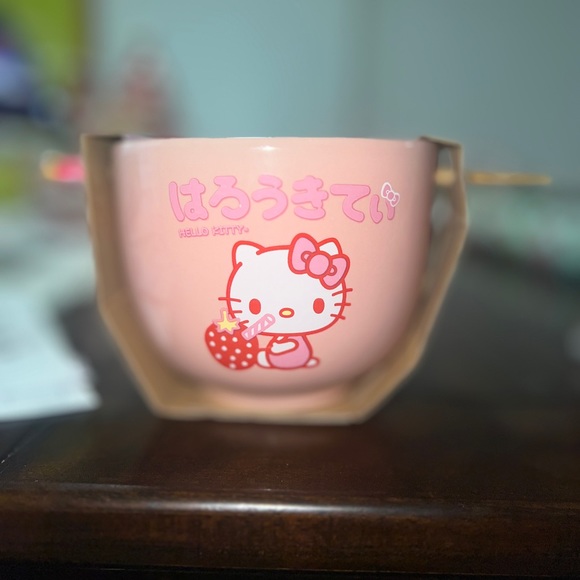 Hello Kitty Ramen bowl with chopsticks - Picture 1 of 4